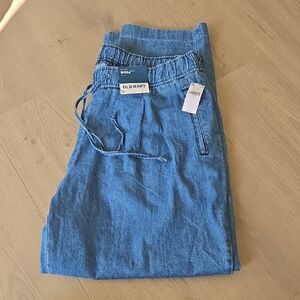 Old Navy NWT "Billie" Jeans Relaxed Fit